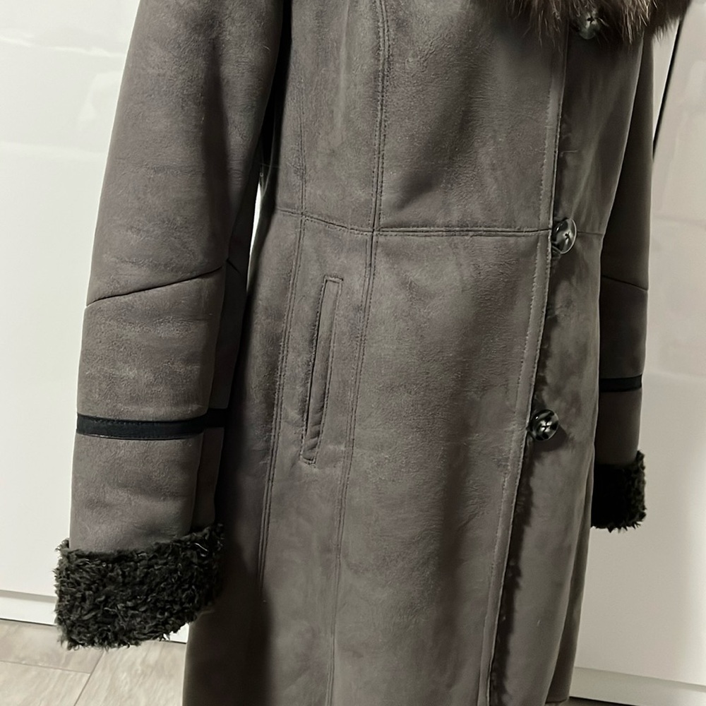 NWOT LAUNDRY Faux Shearling and Fur Coat Taupe, Size M - Picture 10 of 13